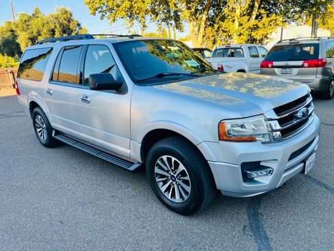 Used 2017 Ford Expedition EL XLT AWD/4WD image 2