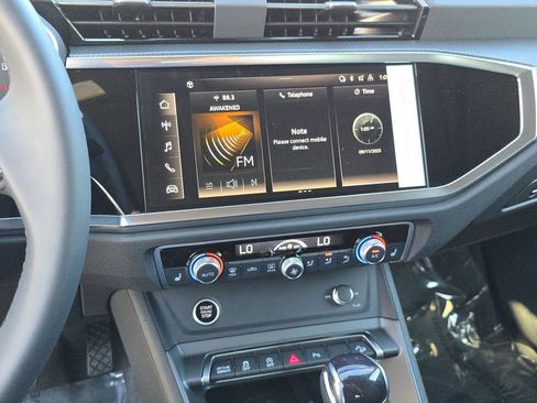 Used 2025 Audi Q3 2.0T Premium w/ Convenience Package image 23