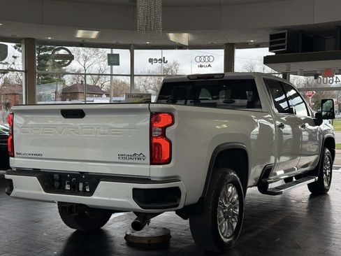 Used 2022 Chevrolet Silverado 2500 High Country AWD/4WD image 6