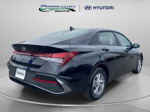 New 2026 Hyundai Elantra SE image 9