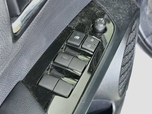 Used 2022 Toyota Prius LE FWD image 21