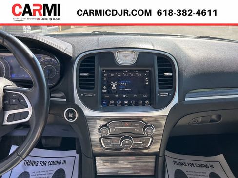 Used 2022 Chrysler 300 Touring L RWD image 17