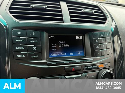 Used 2016 Ford Explorer XLT image 18