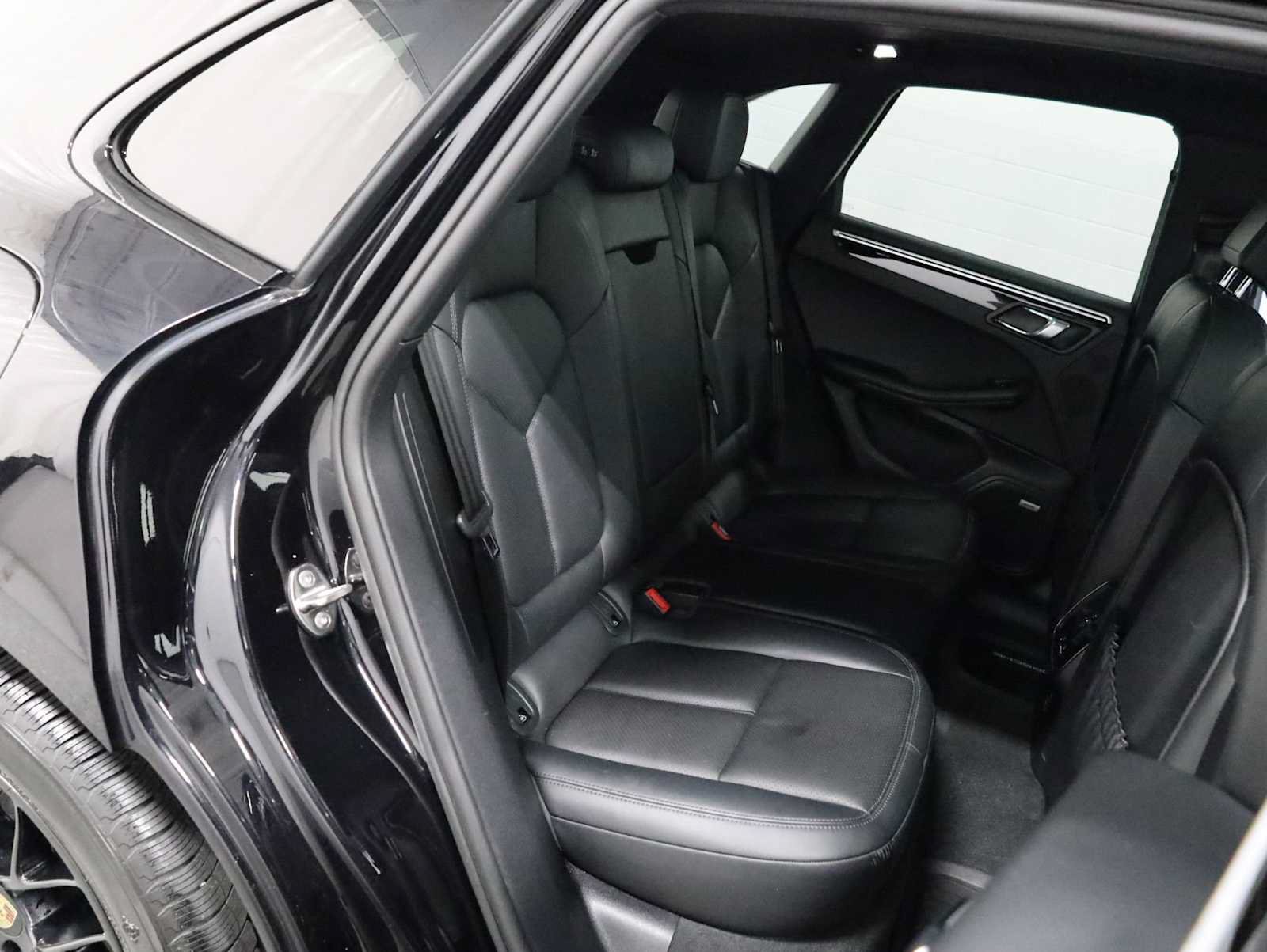 Used 2020 Porsche Macan GTS AWD/4WD image 36