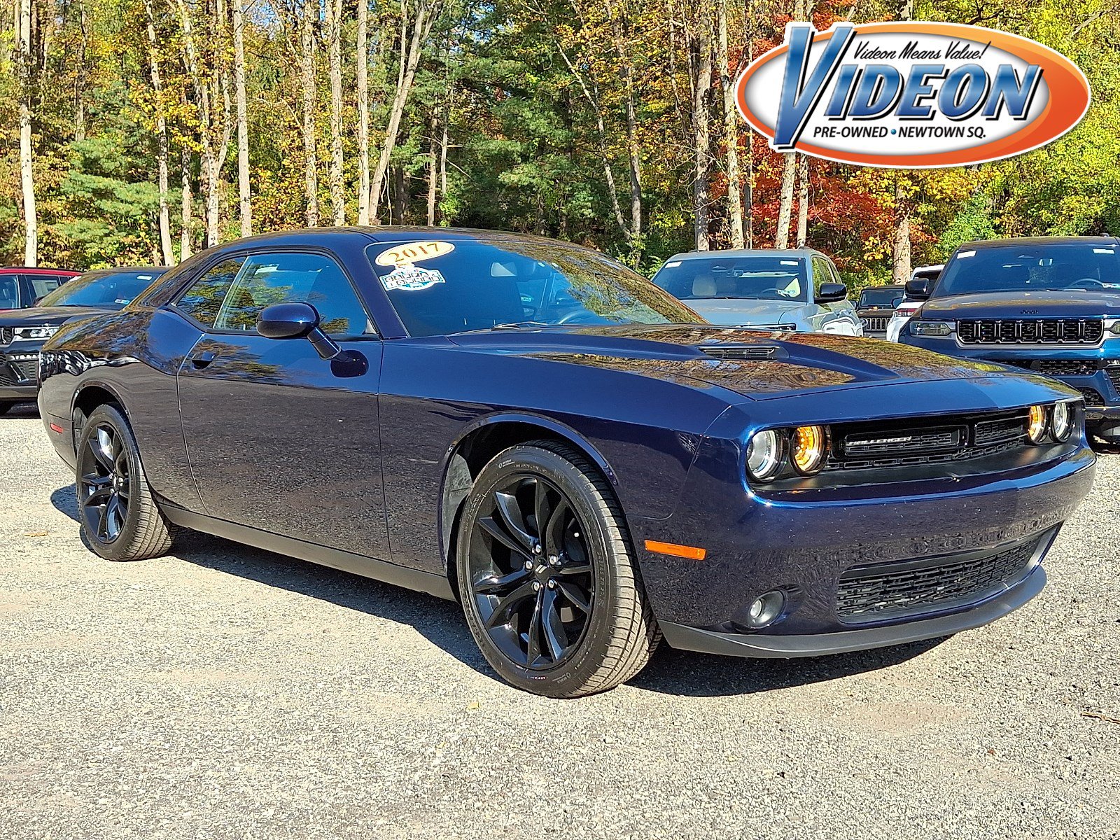 Used 2017 Dodge Challenger SXT w/ Blacktop Package RWD image 1