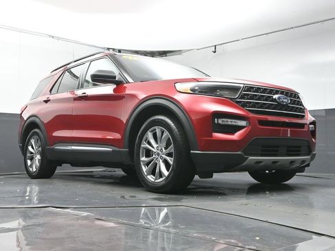 Used 2021 Ford Explorer XLT w/ Equipment Group 202A image 34