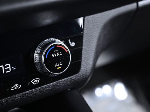 Used 2024 Mitsubishi Outlander SEL image 20