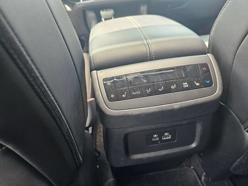 Used 2023 Nissan Pathfinder SL w/ SL Premium Package FWD image 22