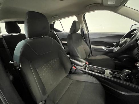 Used 2024 Nissan Kicks SV FWD image 10