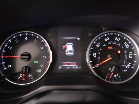 Used 2022 Toyota RAV4 LE FWD image 4