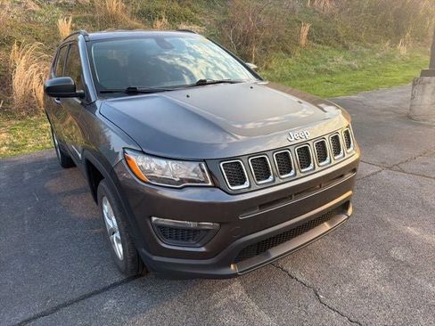 Used 2018 Jeep Compass Sport w/ Tech Group image 17