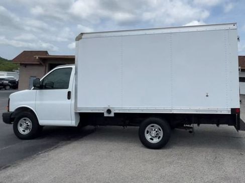 Used 2016 Chevrolet Express 3500 RWD image 6