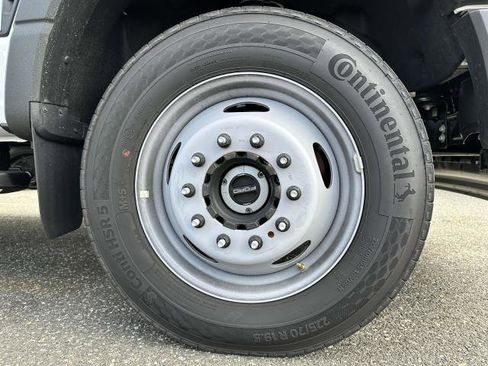 New 2025 Ford F550 4x4 SuperCab Super Duty image 7