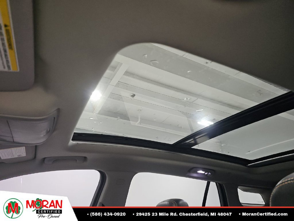 Used 2019 GMC Terrain SLT w/ Preferred Package FWD image 14