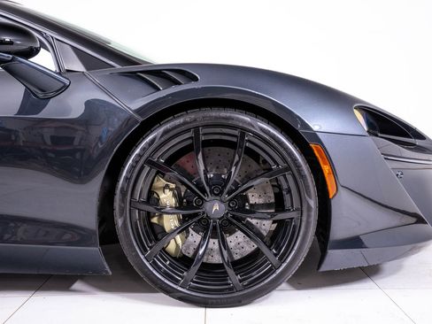 Used 2025 McLaren Artura Spider RWD image 19