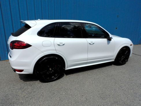 Used 2013 Porsche Cayenne GTS image 5