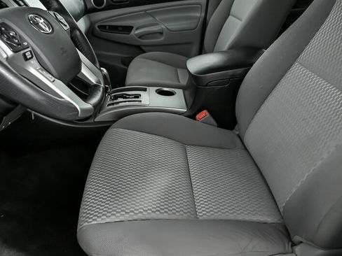 Used 2014 Toyota Tacoma 4x4 Double Cab w/ SR5 Package image 18