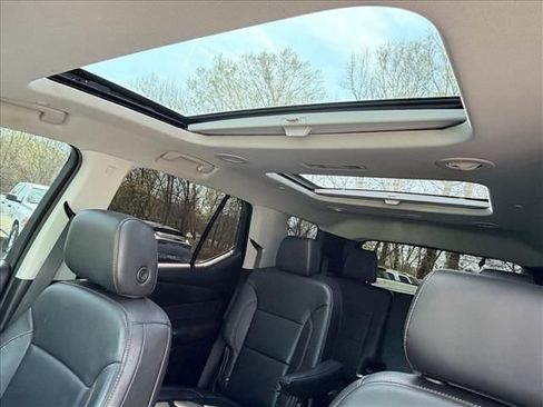 Used 2021 Chevrolet Traverse Premier image 17