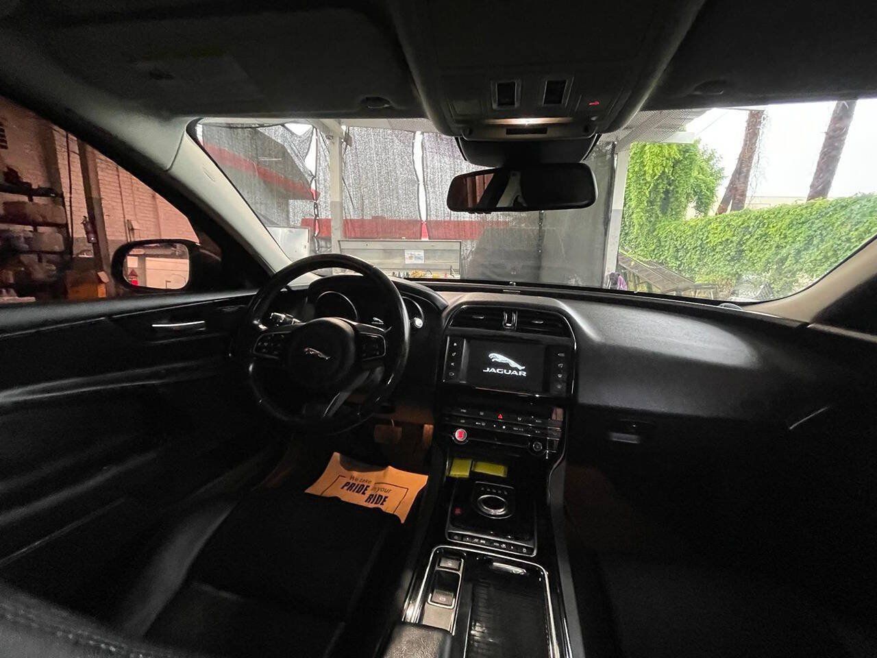 Used 2018 Jaguar XE Premium RWD image 17