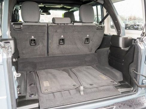 Used 2025 Jeep Wrangler Unlimited Sahara image 10