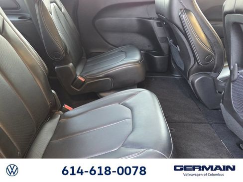 Used 2023 Chrysler Pacifica Touring-L w/ S Appearance Package AWD/4WD image 21