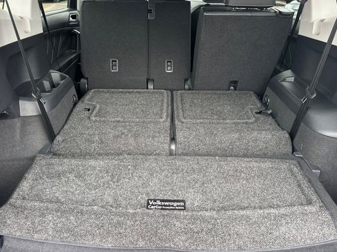 Used 2022 Volkswagen Tiguan SE FWD image 16