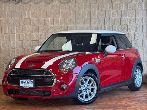 Used 2017 MINI Cooper S image 2