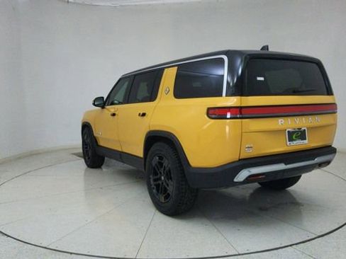 Used 2024 Rivian R1S Adventure image 71