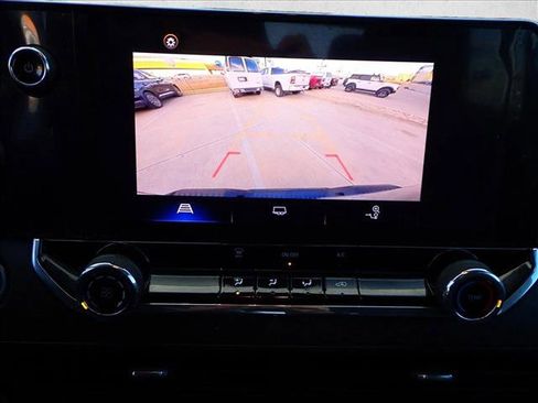 Used 2024 Chevrolet Colorado W/T image 15