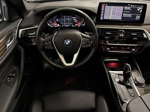Used 2023 BMW 530i w/ Convenience Package image 28