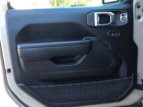 Used 2022 Jeep Wrangler Unlimited Sport AWD/4WD image 15