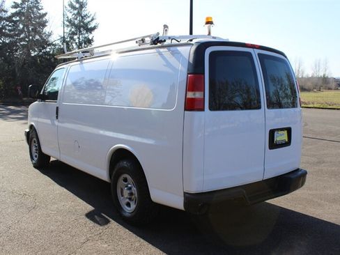 Used 2007 Chevrolet Express 1500 AWD image 3