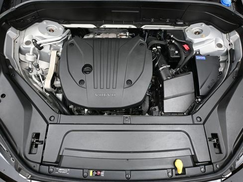Used 2024 Volvo XC90 B5 Plus AWD/4WD image 55