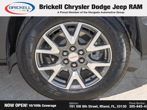 Used 2023 GMC Acadia SLE image 37