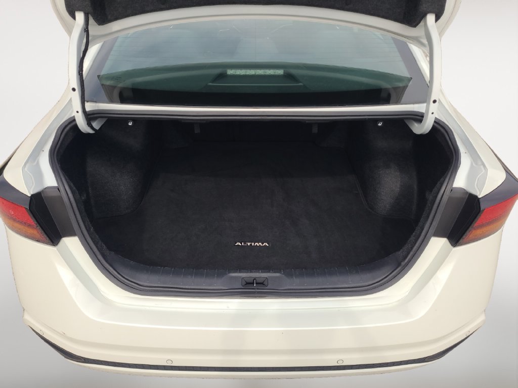 Used 2024 Nissan Altima 2.5 SV FWD image 17