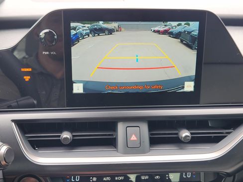 New 2026 Lexus UX 300h FWD image 9