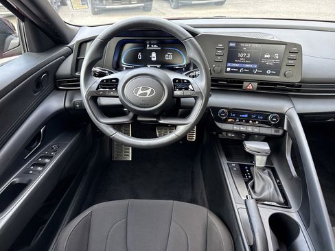 Certified 2025 Hyundai Elantra Sport image 15