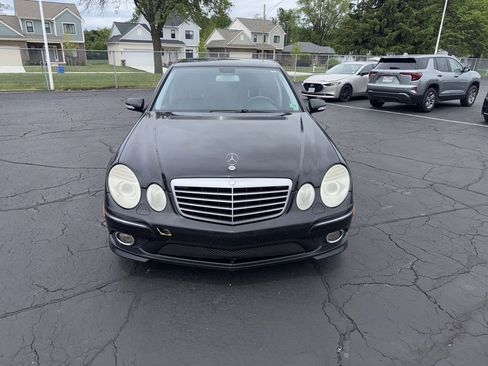 Used 2009 Mercedes-Benz E 350 4MATIC Sedan image 3