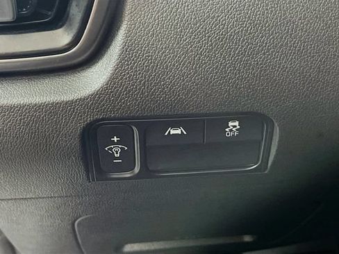 Used 2023 Kia Sorento LX FWD image 11