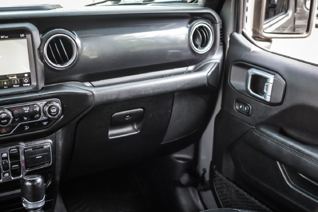 Used 2021 Jeep Wrangler Unlimited Sahara AWD/4WD image 29