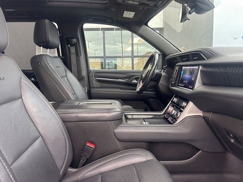 Used 2021 GMC Yukon Denali w/ Advanced Technology Package image 12