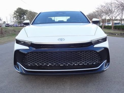 Used 2024 Toyota Crown XLE image 5