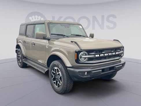New 2026 Ford Bronco Outer Banks image 10