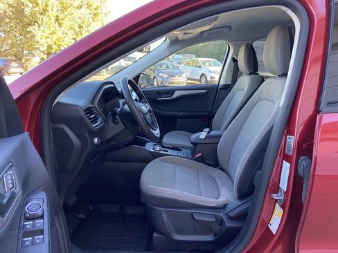 Used 2022 Ford Escape SE image 11