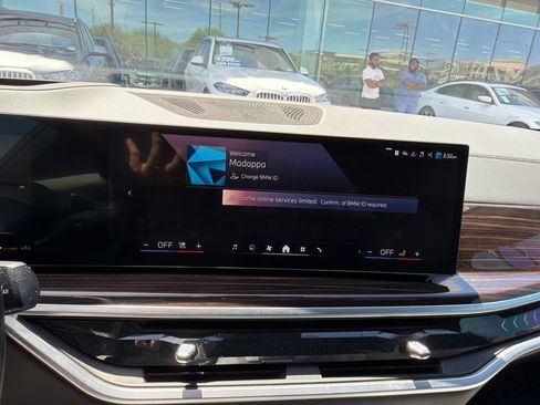 Used 2024 BMW X5 xDrive40i w/ Premium Package AWD/4WD image 8