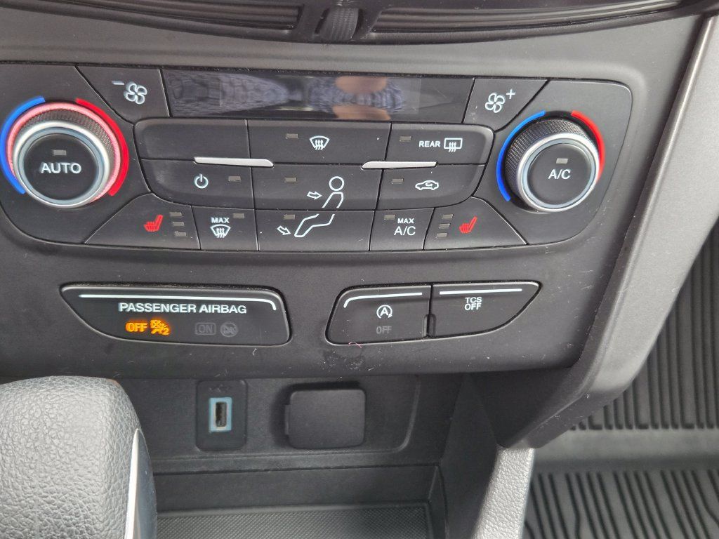 Used 2019 Ford Escape SE FWD image 39