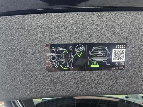 Used 2025 Audi Q8 Prestige w/ Prestige Package image 16