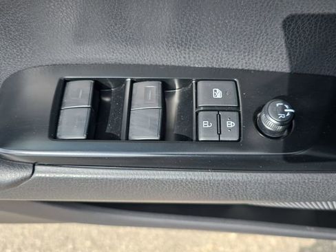 Used 2026 Toyota Camry SE FWD image 28