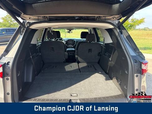 Used 2018 Chevrolet Traverse LT AWD/4WD image 18