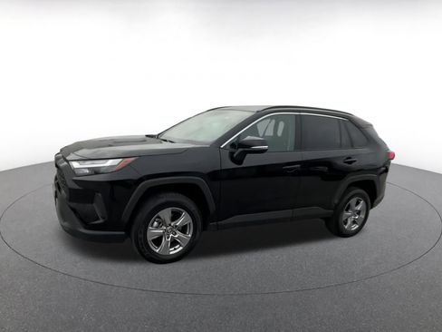 Used 2025 Toyota RAV4 XLE image 8